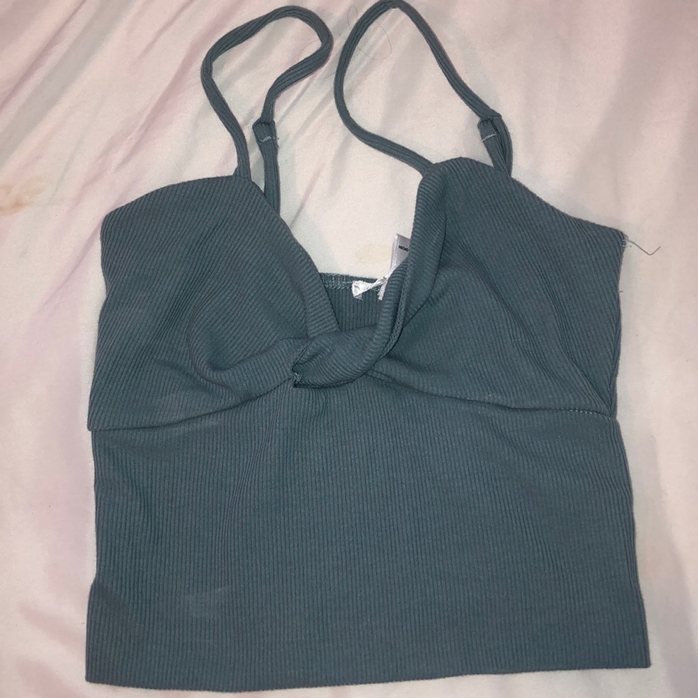 Knotted Tank